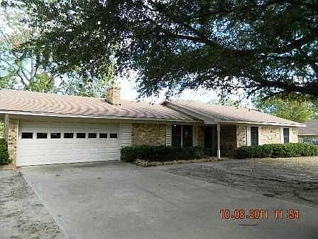 2nd image of 707 Joan St