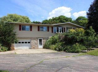 W10074 County Road X, Portage, WI 53901