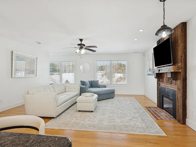 32 Sugar Loaf Rd — Photo 9
