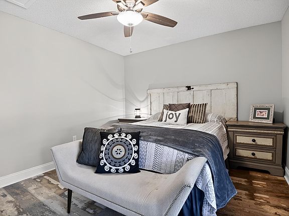 5th image of 149 Gleneagles Dr Unit 149
