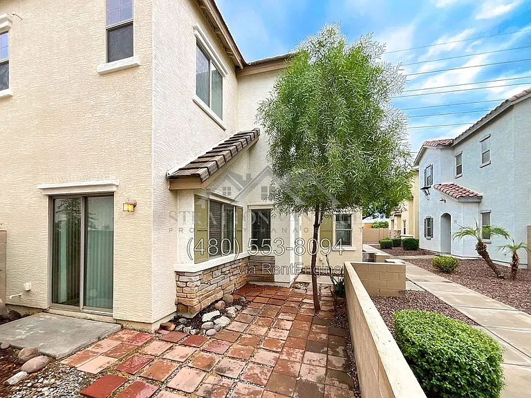 4737 E Olney Ave — Photo 2