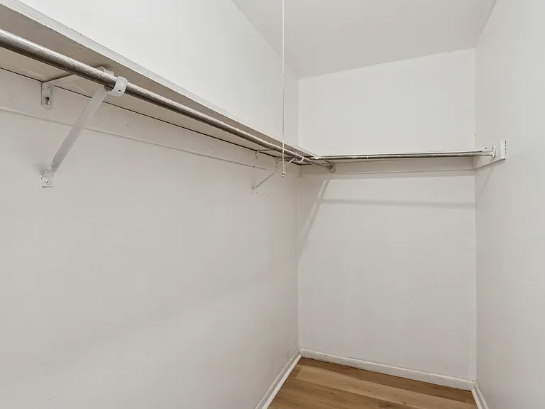 Benton Court Apartments by 3Q — Photo 13