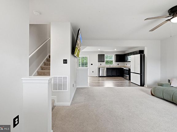 4th image of 309 Williams St