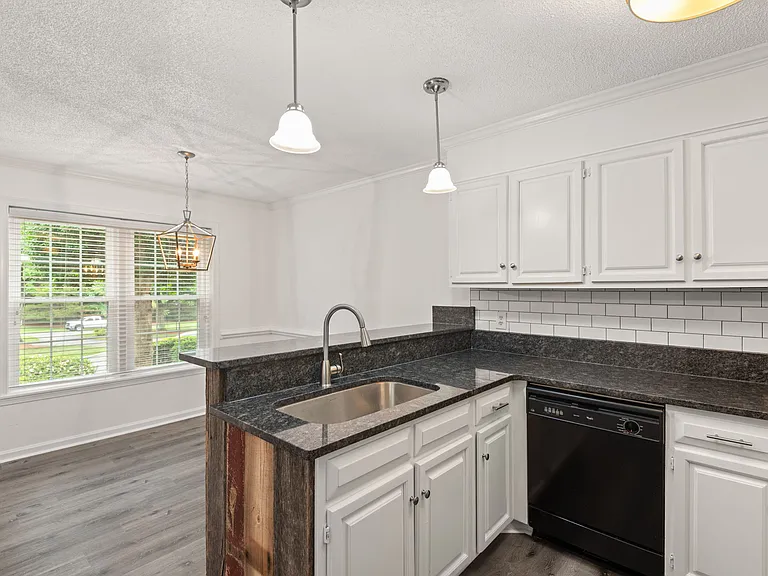 5018 Marigold Way — Photo 7