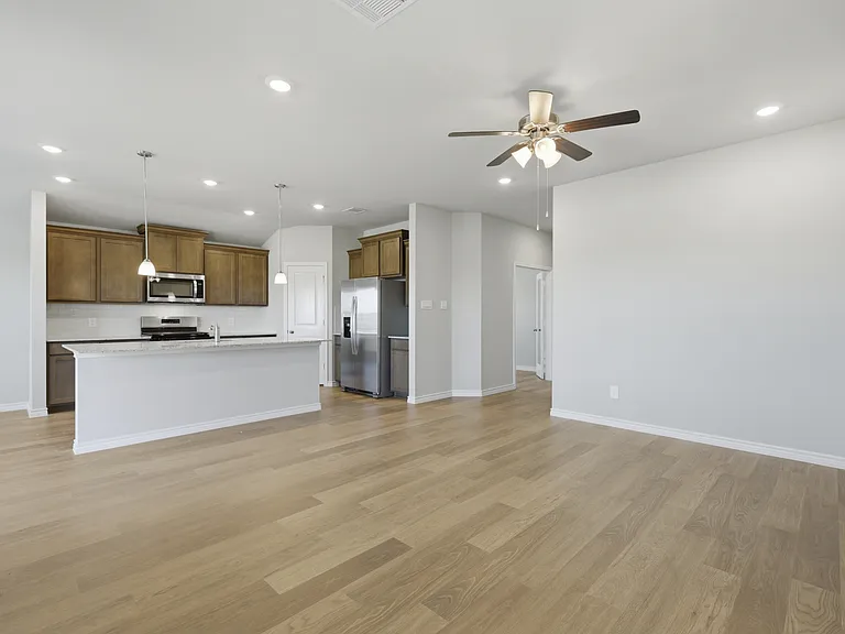 1202 Canton Dr — Photo 6