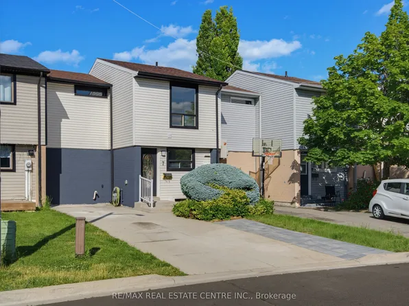 7 Great Oak Ct, Brampton, ON L6S 2J9