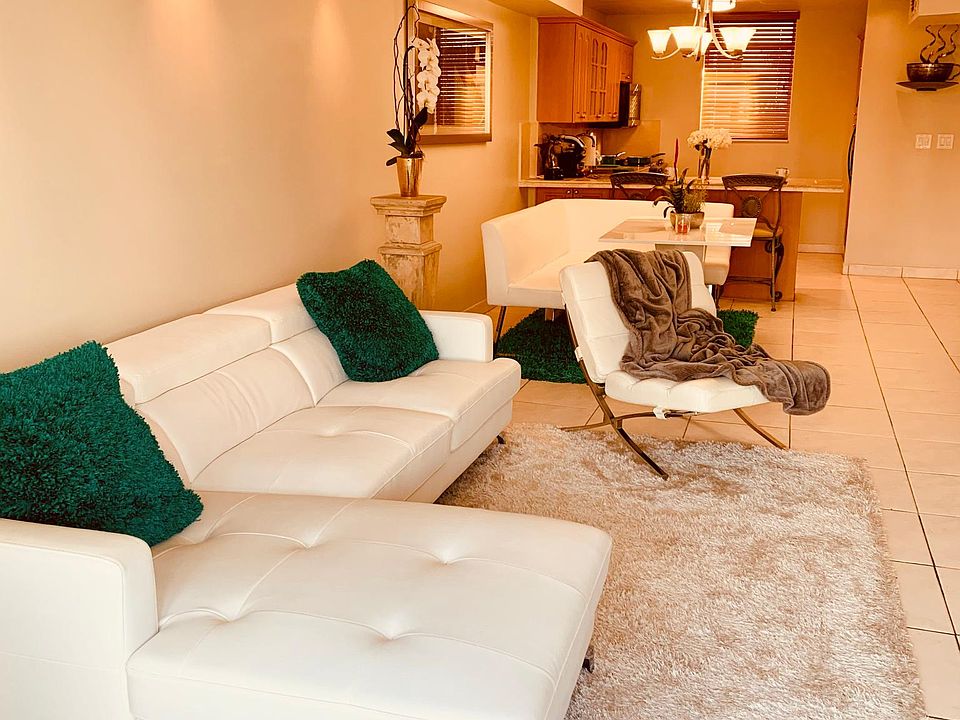 Tastefully appointed living room