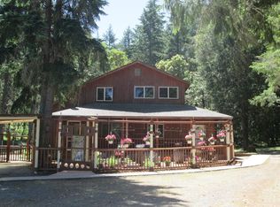 335 Green Leaf Way, Wolf Creek, OR 97497