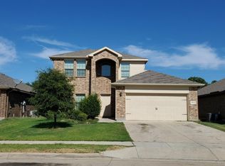 10225 S Race St, Fort Worth, TX 76140