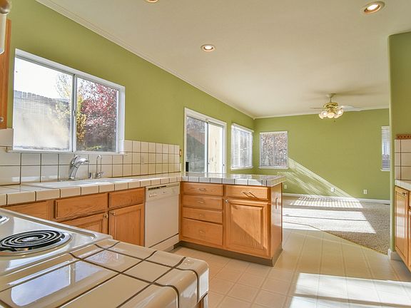 5th image of 879 La Honda Ct