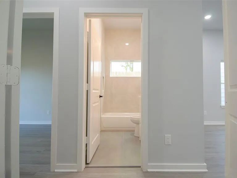 2830 Mansfield St — Photo 10