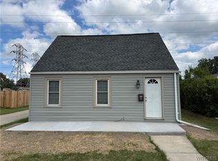 15 Heather Rd, Cheektowaga, NY 14225
