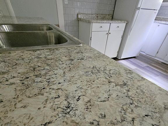 5th image of 11542 Somerset Ave #11393394