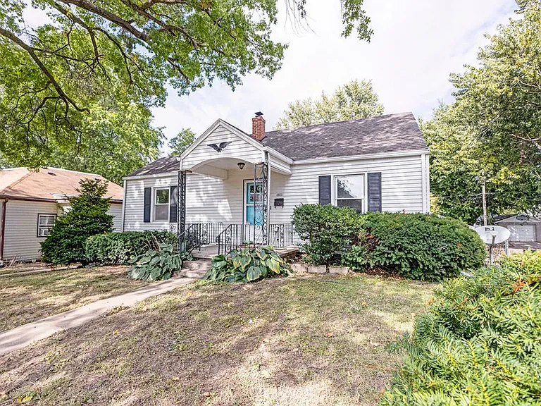 2815 Francis St — Photo 2