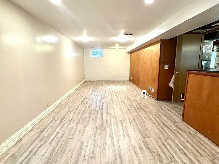 222 S Midvale Blvd — Photo 34