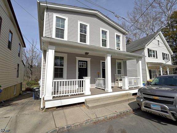 2nd image of 190 Washington St