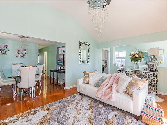 3rd image of 165 Wellesley Street