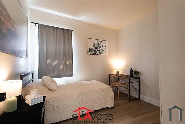 560 N Virgil Ave — Photo 12