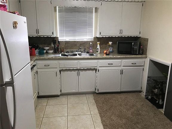 5th image of 211 Stanton Dr