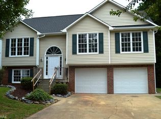 4040 Glenn Landing Dr, Winston Salem, NC 27107