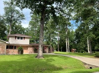 802 W Wildwood Dr, Village Mills, TX 77663