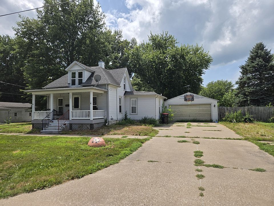 1st image of 407 NE 3rd Ave