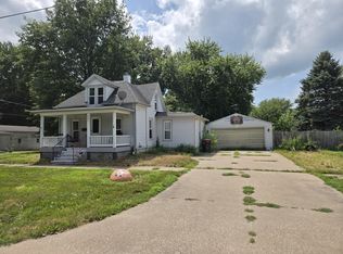 407 NE 3rd Ave, Aledo, IL 61231
