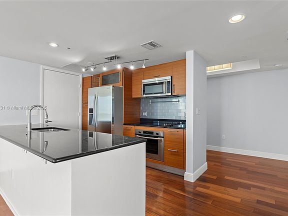 4th image of 50 Biscayne Blvd APT 3302