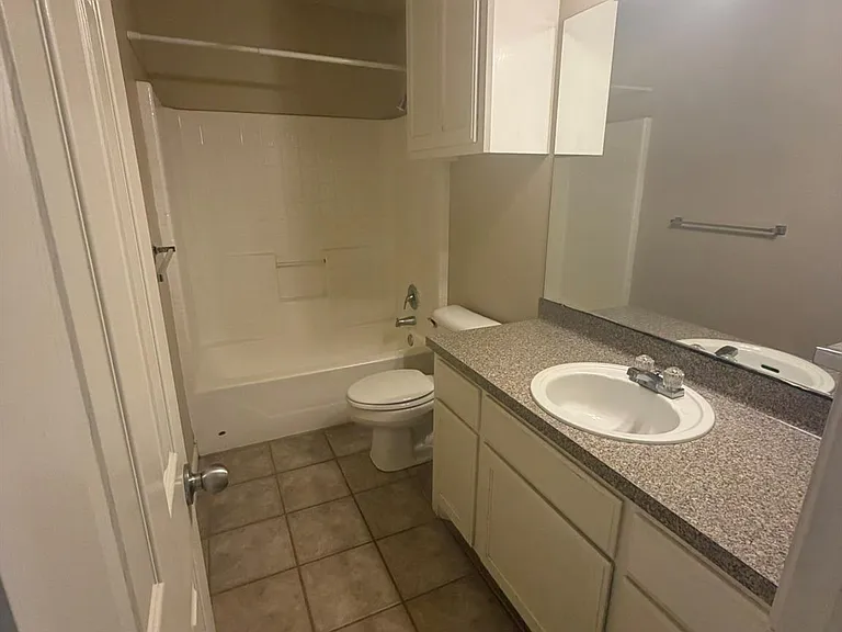 1437 Western Oaks Ct — Photo 3