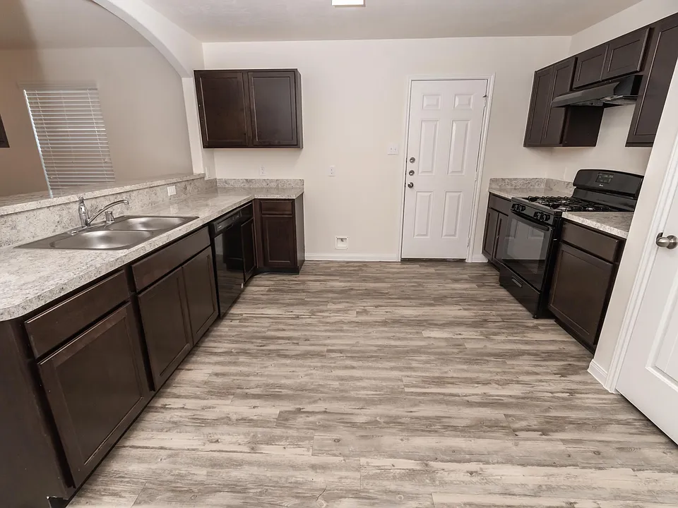 5814 Dawn Light Cir