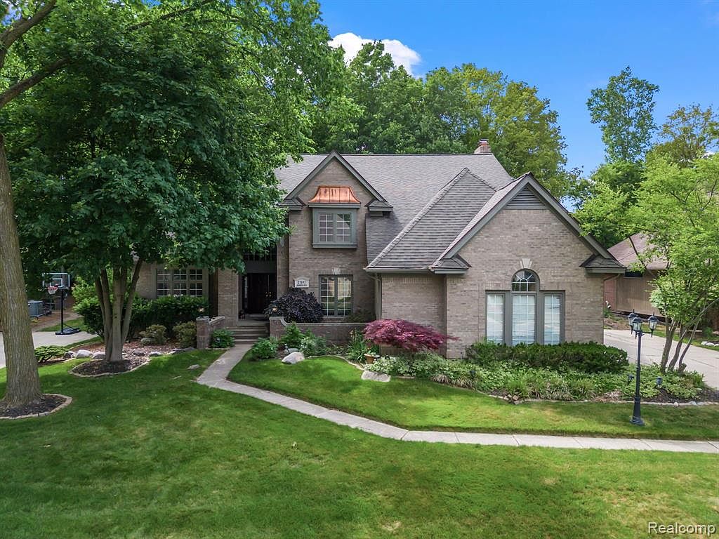 27197 Hampstead Blvd, Farmington Hills, MI 48331 Zillow