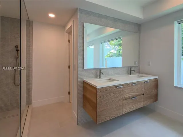 4 bed, 4.0 bath, $25,000 — Photo 3