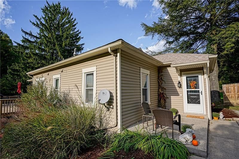 1st image of 131 Spanish Villa Dr