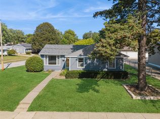 2009 Vine St, West Des Moines, IA 50265