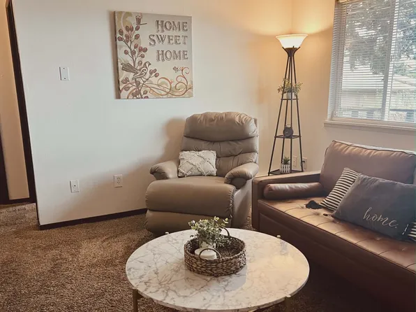 206 N 66th Ave #B, Yakima, WA 98908