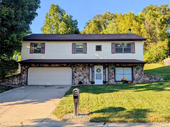 107 Schiller Dr, Collinsville, IL 62234