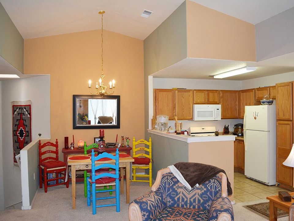 Dining/Kitchen