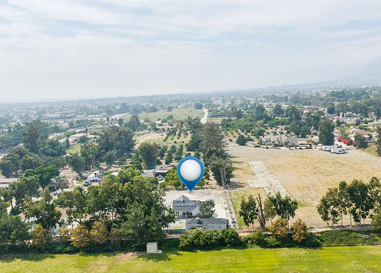 Summit Ln — Photo 21