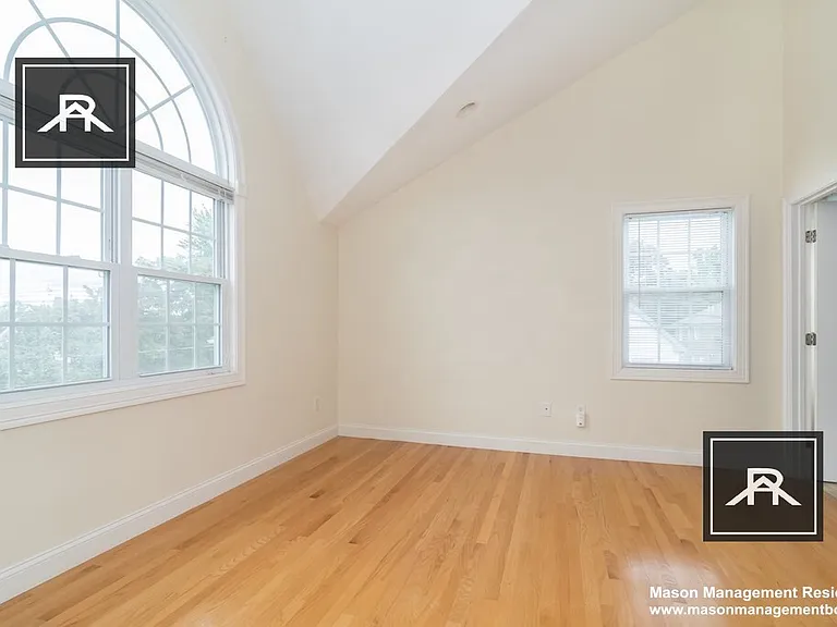 125 Russell St #1 — Photo 10
