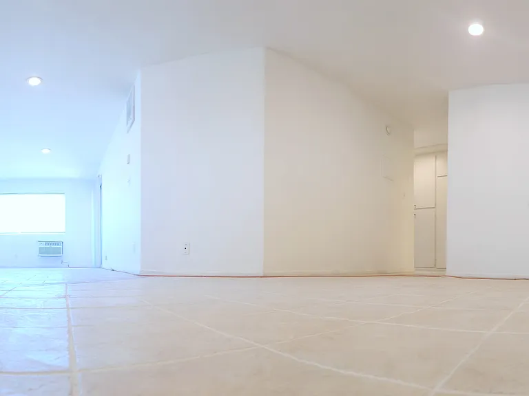 Cascade Pointe — Photo 72