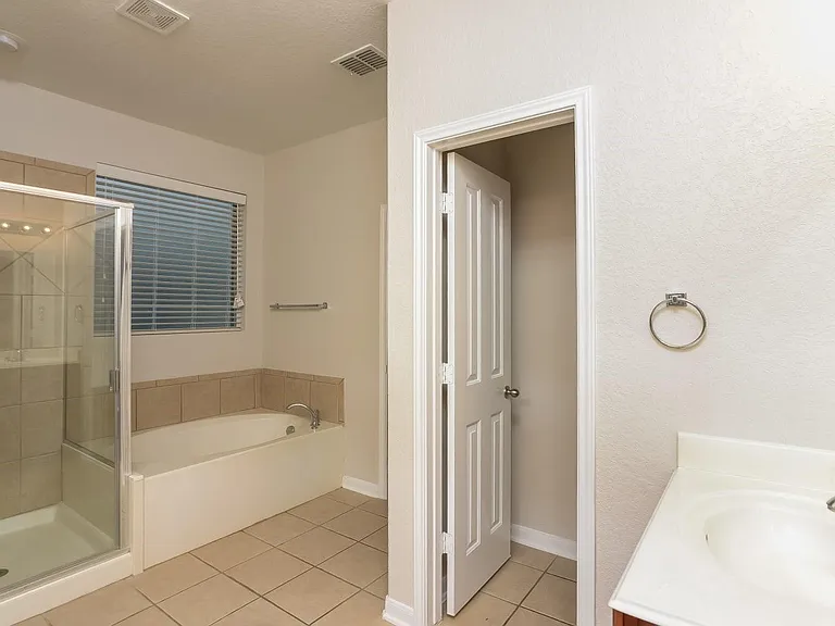 4807 Barboli — Photo 12