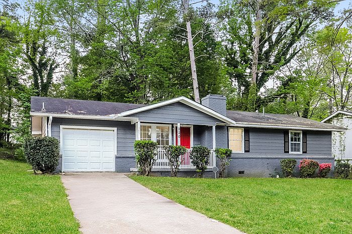 2nd image of 220 Creekwood Ln