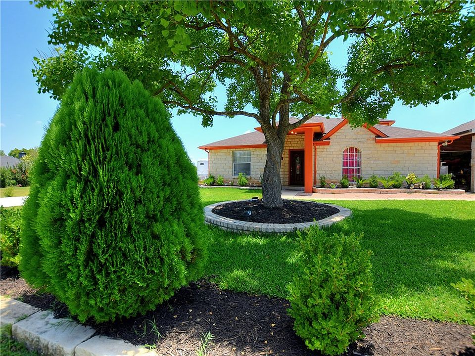 1st image of 2101 Maple Vista Dr