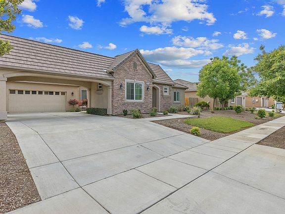 3rd image of 2223 Madeline Dr