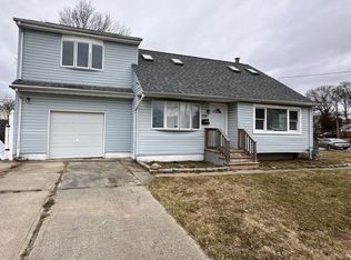204 Front Ave, Brentwood, NY 11717