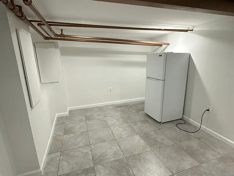 1533 Isherwood St NE — Photo 32