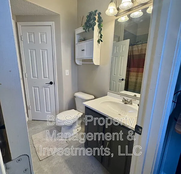 8130 Kings Creek Dr — Photo 16