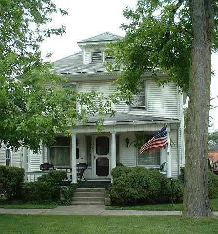 1st image of 136 E South St