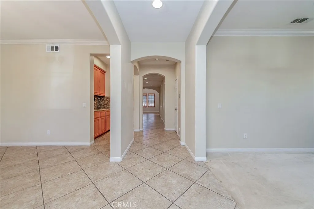 4 bed, 3100 sqft, $4,300 — Photo 4