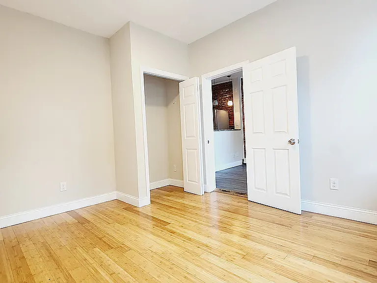 2 bed, 800 sqft, $2,200 — Photo 4
